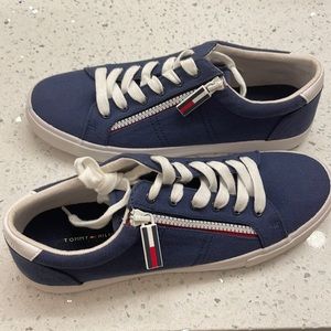 Tommy Hilfiger woman’s blue sneakers, size 10